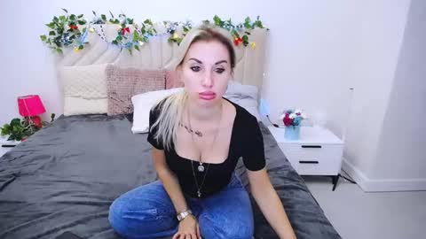 Snapshot of rose__shine chatting on October 2025 08:59:02 AM rose  shine online show from October 2025 08:59:02 AM