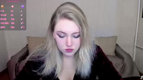 Snapshot of rose_brooks chatting on February 2025 08:14:02 PM Rose but u can call me princess online show from February 2025 08:14:02 PM