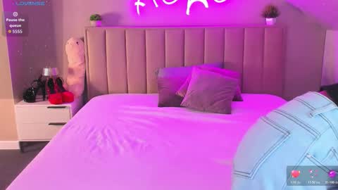 Snapshot of rose_dixon chatting on February 2026 11:58:02 PM Kimberlly online show from February 2026 11:58:02 PM