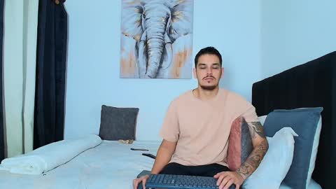 Rose And Dom online show from January 2025 01:35:01 AM