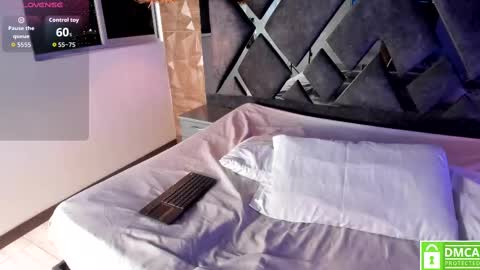 Snapshot of rose_evans__ chatting on November 2025 04:23:02 AM Rose online show from November 2025 04:23:02 AM