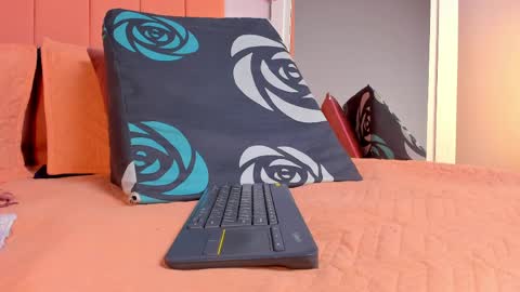 Snapshot of rose_thompson19 chatting on April 2026 07:15:01 PM Rosse online show from April 2026 07:15:01 PM