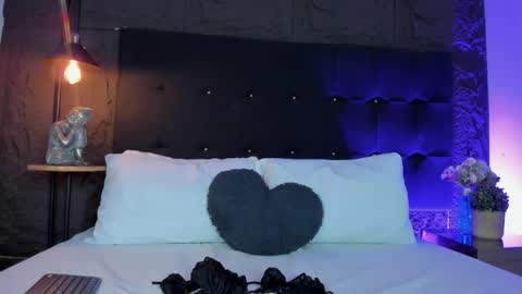 Snapshot of roseblossom_ chatting on April 2026 04:04:02 AM Rose online show from April 2026 04:04:02 AM