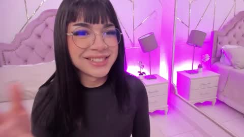 Snapshot of rosecassie chatting on January 2025 01:04:02 PM Rose online show from January 2025 01:04:02 PM