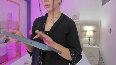 Snapshot of rosecassie chatting on February 2025 08:03:01 PM Rose online show from February 2025 08:03:01 PM