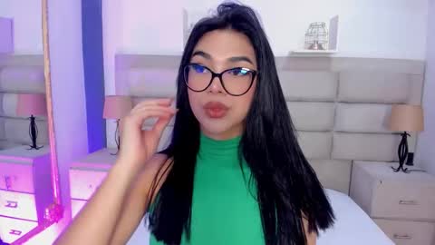 Snapshot of rosecassie chatting on October 2025 12:55:02 PM Rose online show from October 2025 12:55:02 PM