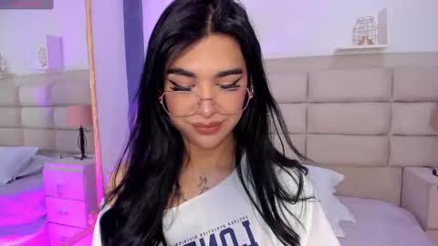 Snapshot of rosecassie chatting on October 2025 01:42:02 PM Rose online show from October 2025 01:42:02 PM