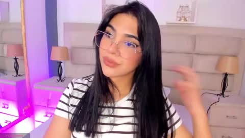 Snapshot of rosecassie chatting on October 2025 01:44:01 PM Rose online show from October 2025 01:44:01 PM