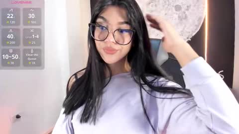 Snapshot of rosecassie chatting on November 2025 01:34:02 PM Rose online show from November 2025 01:34:02 PM