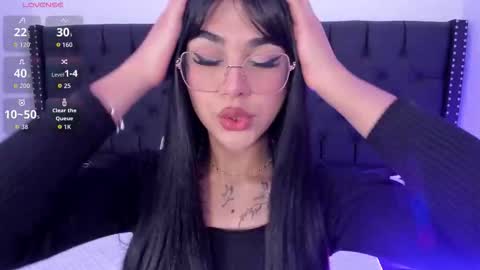 Snapshot of rosecassie chatting on November 2025 01:43:01 PM Rose online show from November 2025 01:43:01 PM