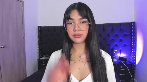 Snapshot of rosecassie chatting on November 2025 01:32:02 PM Rose online show from November 2025 01:32:02 PM