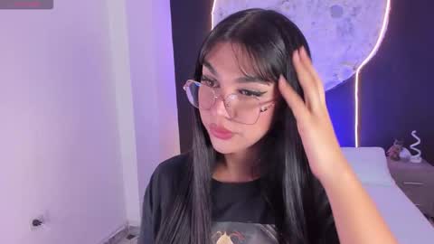 Snapshot of rosecassie chatting on November 2025 01:25:02 PM Rose online show from November 2025 01:25:02 PM