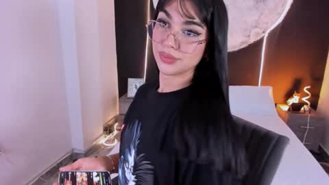 Snapshot of rosecassie chatting on December 2025 02:47:01 PM Rose online show from December 2025 02:47:01 PM