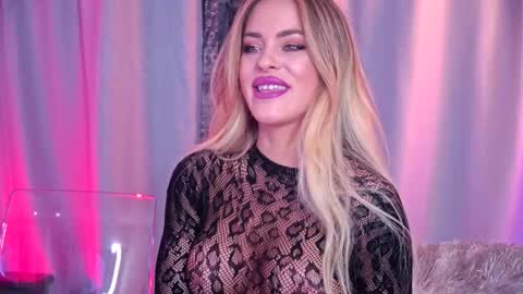 Sonia online show from December 2025 06:37:02 PM