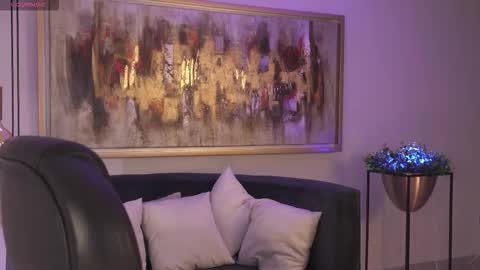 Rose  online show from November 2025 09:20:01 PM