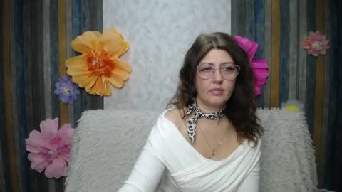 Snapshot of rosehille chatting on April 2026 05:07:01 AM RoseHille online show from April 2026 05:07:01 AM