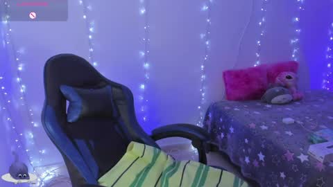 Snapshot of roseliam_ chatting on April 2026 07:58:02 PM Rose online show from April 2026 07:58:02 PM