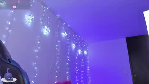 Snapshot of roseliam_ chatting on April 2026 09:50:02 PM Rose online show from April 2026 09:50:02 PM