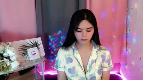 Snapshot of rosella_xx chatting on January 2026 10:07:02 AM TONETH online show from January 2026 10:07:02 AM