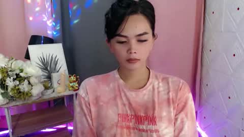 Snapshot of rosella_xx chatting on February 2026 11:38:02 PM TONETH online show from February 2026 11:38:02 PM