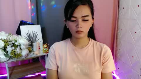 Snapshot of rosella_xx chatting on February 2026 02:09:02 AM TONETH online show from February 2026 02:09:02 AM