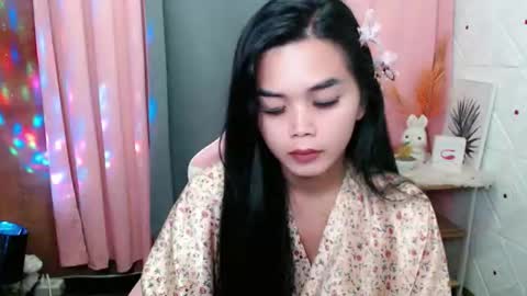 Snapshot of rosella_xx chatting on April 2026 08:30:02 AM TONETH online show from April 2026 08:30:02 AM