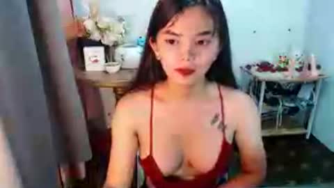 Snapshot of rosella_xx chatting on July 2026 11:02:01 AM TONETH online show from July 2026 11:02:01 AM