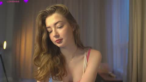 Snapshot of rosellegaeta chatting on December 2025 04:17:01 AM Elsa online show from December 2025 04:17:01 AM