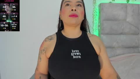 Snapshot of roselyn_caprice chatting on June 2026 02:21:02 AM roselyn online show from June 2026 02:21:02 AM