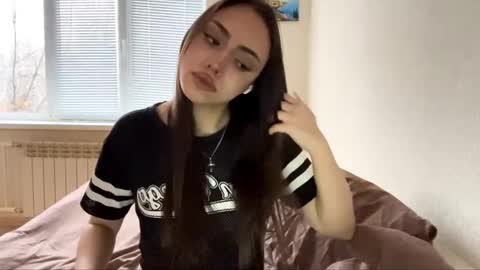 Mimi online show from November 2025 11:31:02 AM