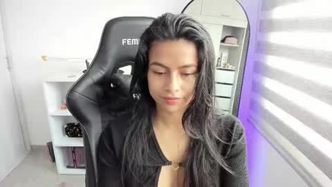 Nat online show from October 2025 06:19:01 PM