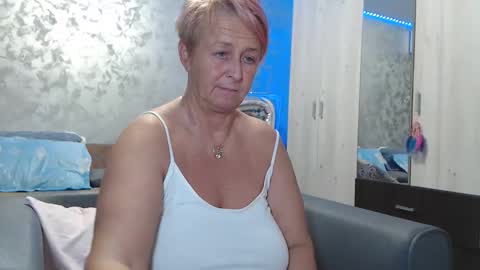 Snapshot of roses_and_lillies chatting on January 2025 09:39:02 PM Lovepinklilly online show from January 2025 09:39:02 PM