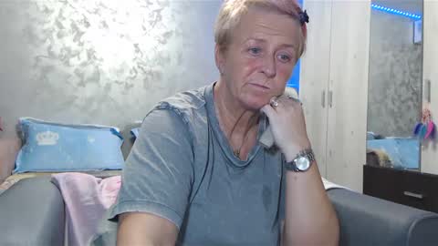 Snapshot of roses_and_lillies chatting on January 2025 07:34:01 PM Lovepinklilly online show from January 2025 07:34:01 PM