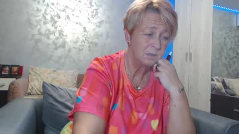 Snapshot of roses_and_lillies chatting on January 2025 07:10:01 PM Lovepinklilly online show from January 2025 07:10:01 PM