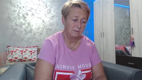 Snapshot of roses_and_lillies chatting on January 2025 06:35:02 PM Lovepinklilly online show from January 2025 06:35:02 PM