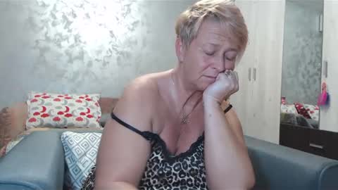 Snapshot of roses_and_lillies chatting on January 2025 06:54:01 PM Lovepinklilly online show from January 2025 06:54:01 PM