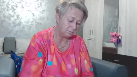 Snapshot of roses_and_lillies chatting on February 2025 06:13:02 PM Lovepinklilly online show from February 2025 06:13:02 PM