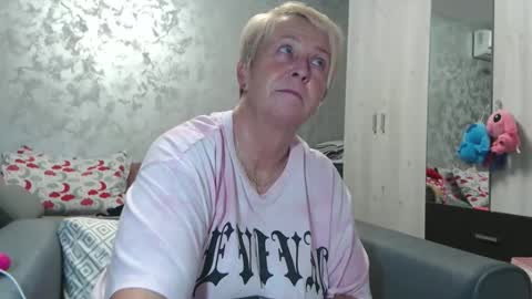 Snapshot of roses_and_lillies chatting on September 2025 05:05:02 PM Lovepinklilly online show from September 2025 05:05:02 PM