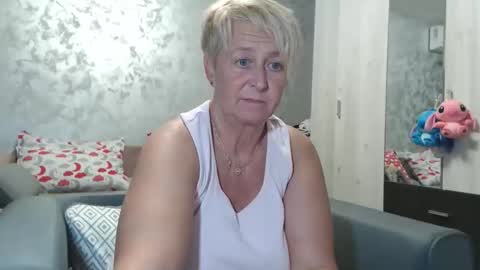 Snapshot of roses_and_lillies chatting on September 2025 05:27:01 PM Lovepinklilly online show from September 2025 05:27:01 PM