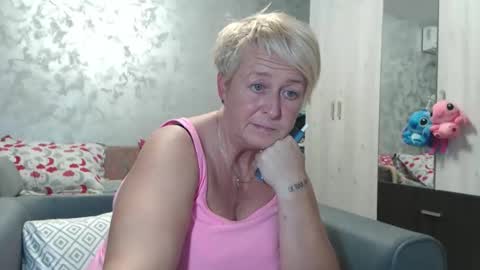 Snapshot of roses_and_lillies chatting on September 2025 05:07:02 PM Lovepinklilly online show from September 2025 05:07:02 PM