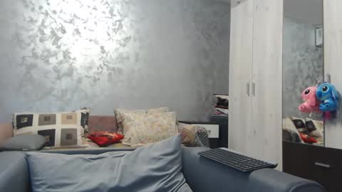 Snapshot of roses_and_lillies chatting on October 2025 06:31:01 PM Lovepinklilly online show from October 2025 06:31:01 PM