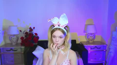 Snapshot of roses_kate chatting on September 2025 04:45:02 AM Sweety Kate online show from September 2025 04:45:02 AM
