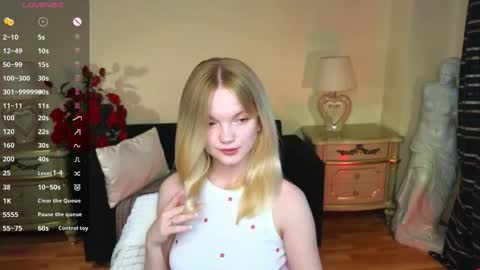 Snapshot of roses_kate chatting on September 2025 11:46:02 AM Sweety Kate online show from September 2025 11:46:02 AM