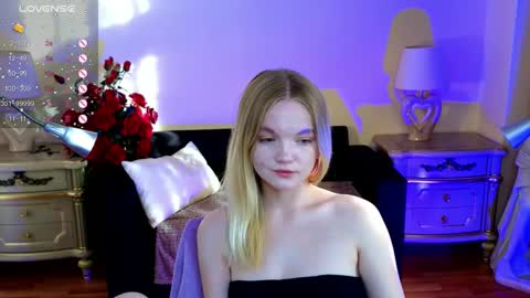 Snapshot of roses_kate chatting on October 2025 04:54:01 AM Sweety Kate online show from October 2025 04:54:01 AM