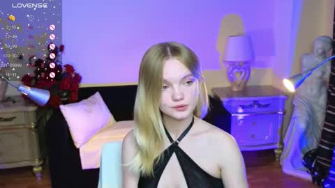 Snapshot of roses_kate chatting on October 2025 04:33:01 AM Sweety Kate online show from October 2025 04:33:01 AM