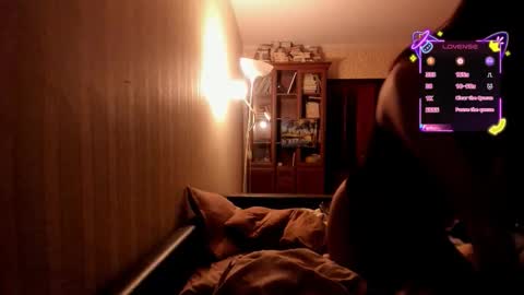 Roshelle online show from October 2025 05:06:02 PM