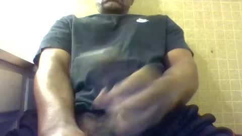 Snapshot of roshun69 chatting on May 2026 09:09:02 PM Roshun Haynes online show from May 2026 09:09:02 PM