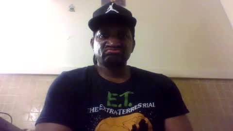 Snapshot of roshun69 chatting on May 2026 05:13:01 AM Roshun Haynes online show from May 2026 05:13:01 AM