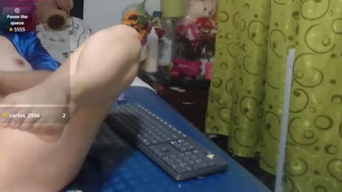 Snapshot of roshy_multisquirt chatting on June 2026 04:05:02 PM roshy online show from June 2026 04:05:02 PM