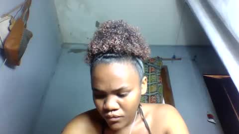 Snapshot of rosia22 chatting on October 2025 03:24:02 AM rosia22 online show from October 2025 03:24:02 AM